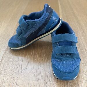 Toddler Pumas Size 10